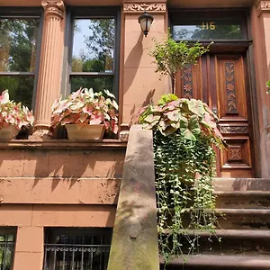 Bed & Breakfast West 119th Guest, New York