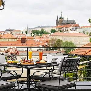 Four Seasons 5*, Прага Чехия