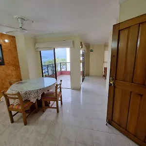 apartamento-en-santa-marta-rodadero-con-escritorio-y-balcon.santamartahotels.net/