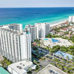 https://pelican-beach-resort-by-panhandle-getaways.hotels-destin.com